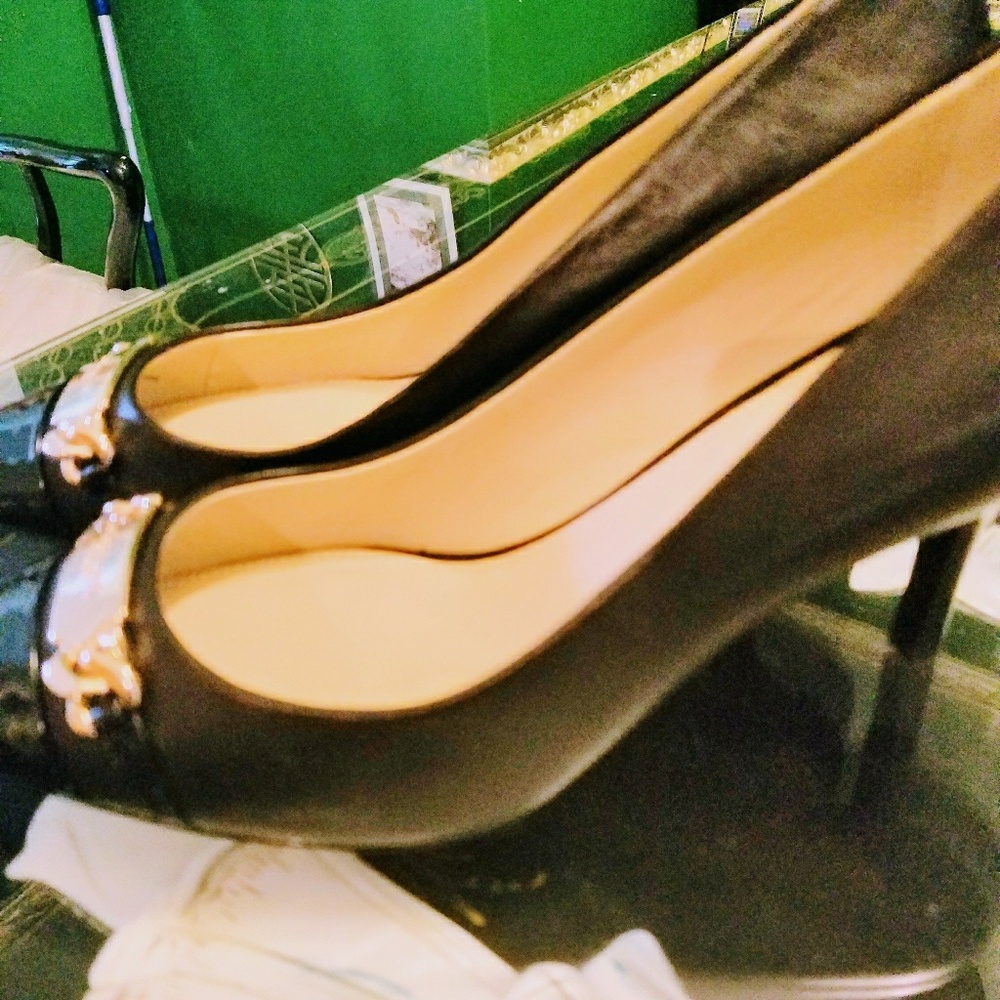 Shoes - Picture 4 of 4